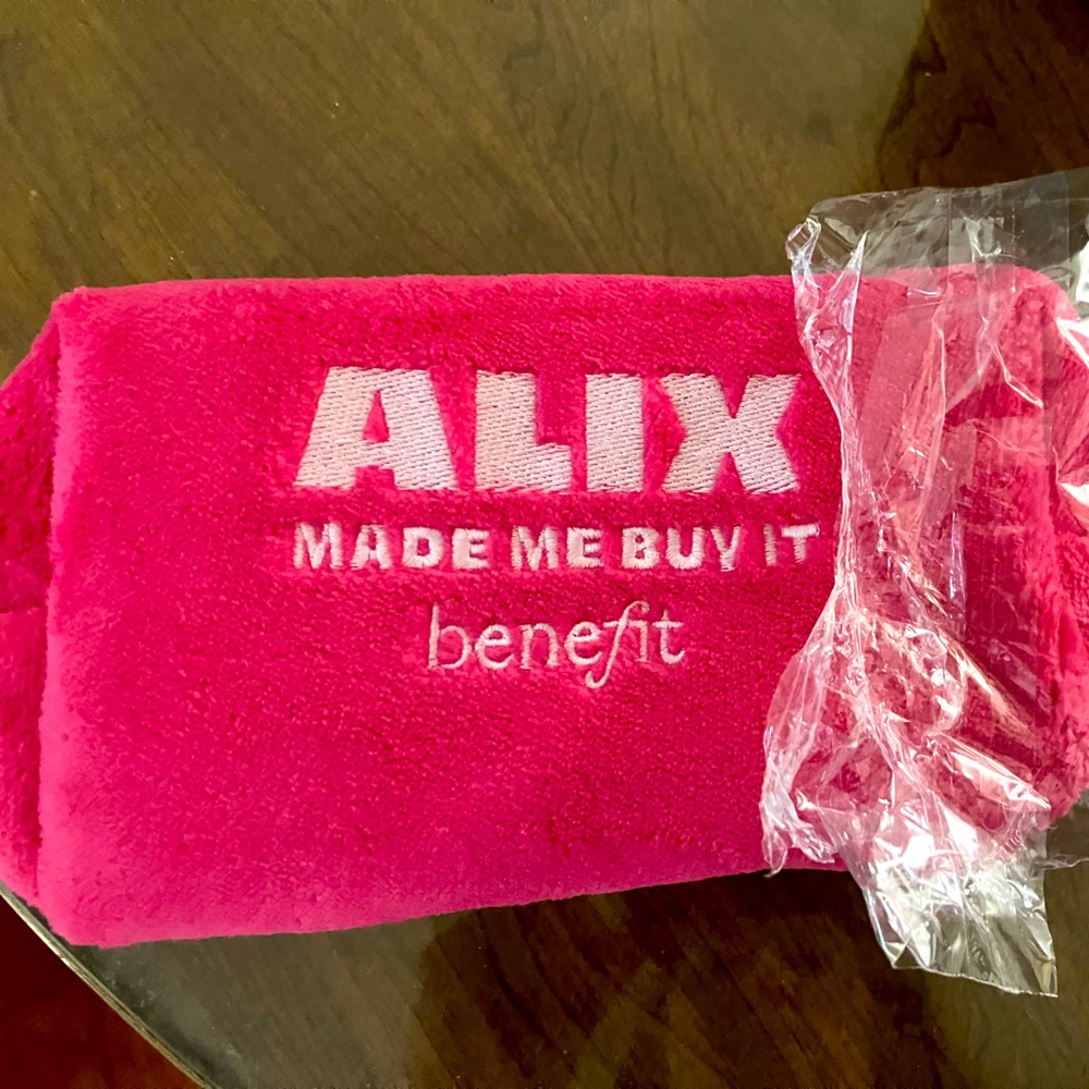 Alix Earle makeup bag, limited edition, brand new!